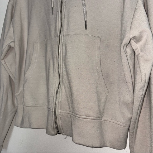 2-Piece Matching Cream Sweatshirt and Sweatshort Set - Picture 3 of 11